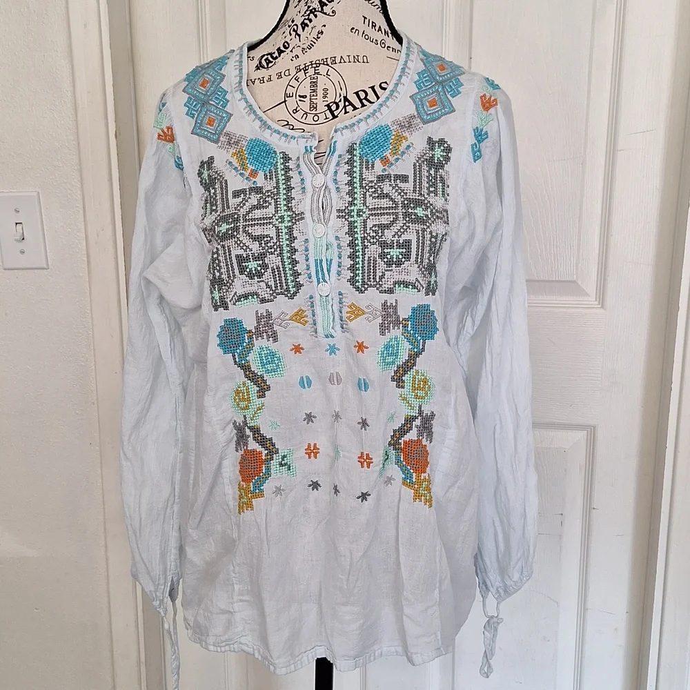BIYA Embroidered Blouse Size M EUC
